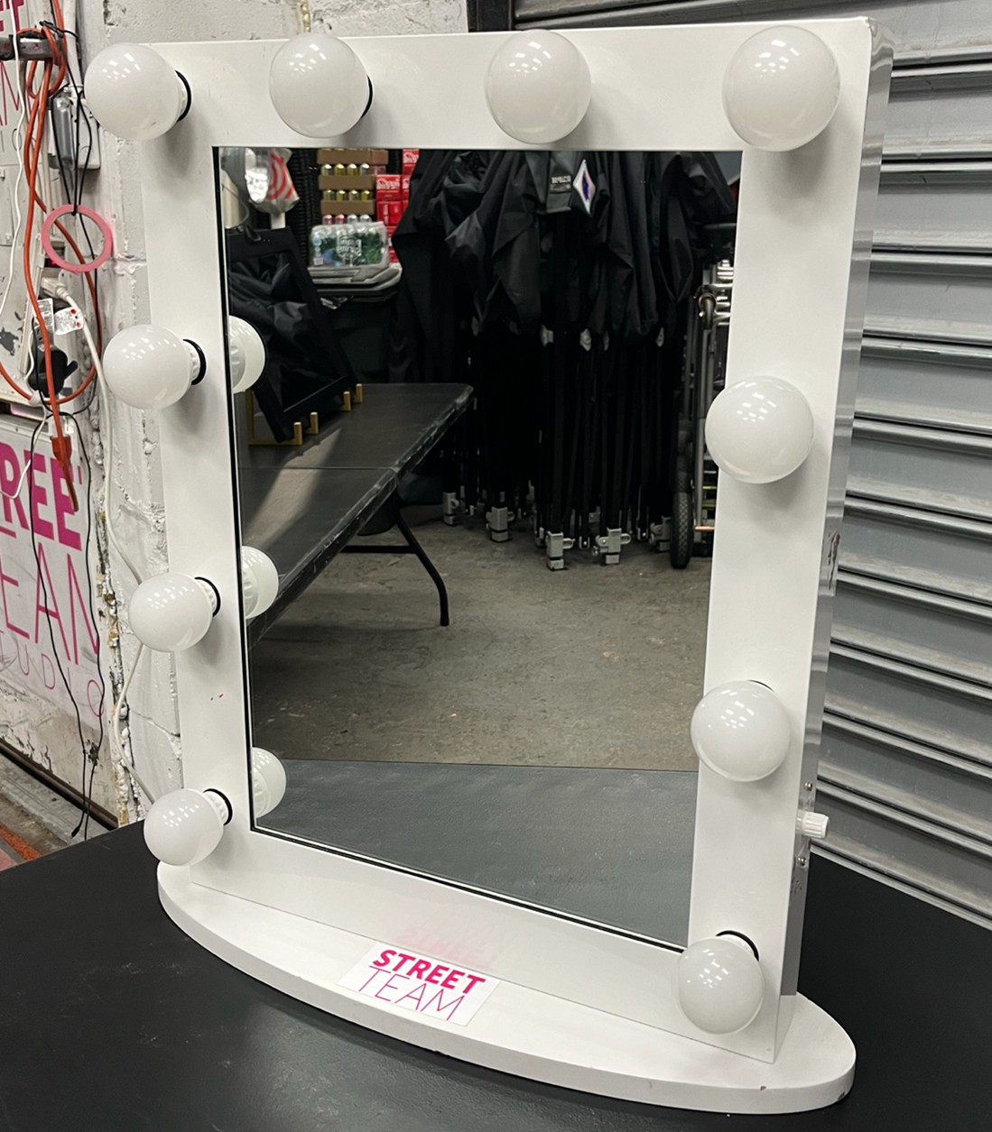 Hollywood mirror